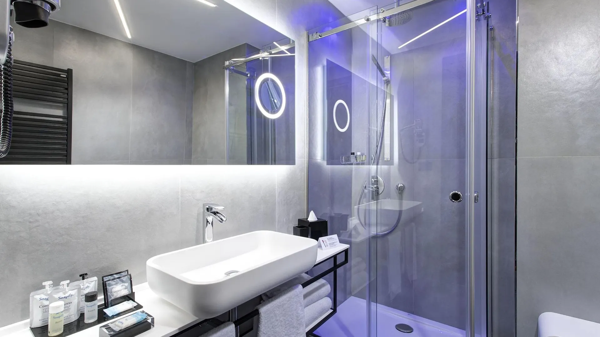 iQ Hotel Milano 4*,