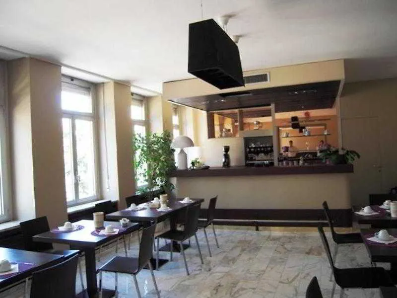 iQ Hotel Milano 4*,