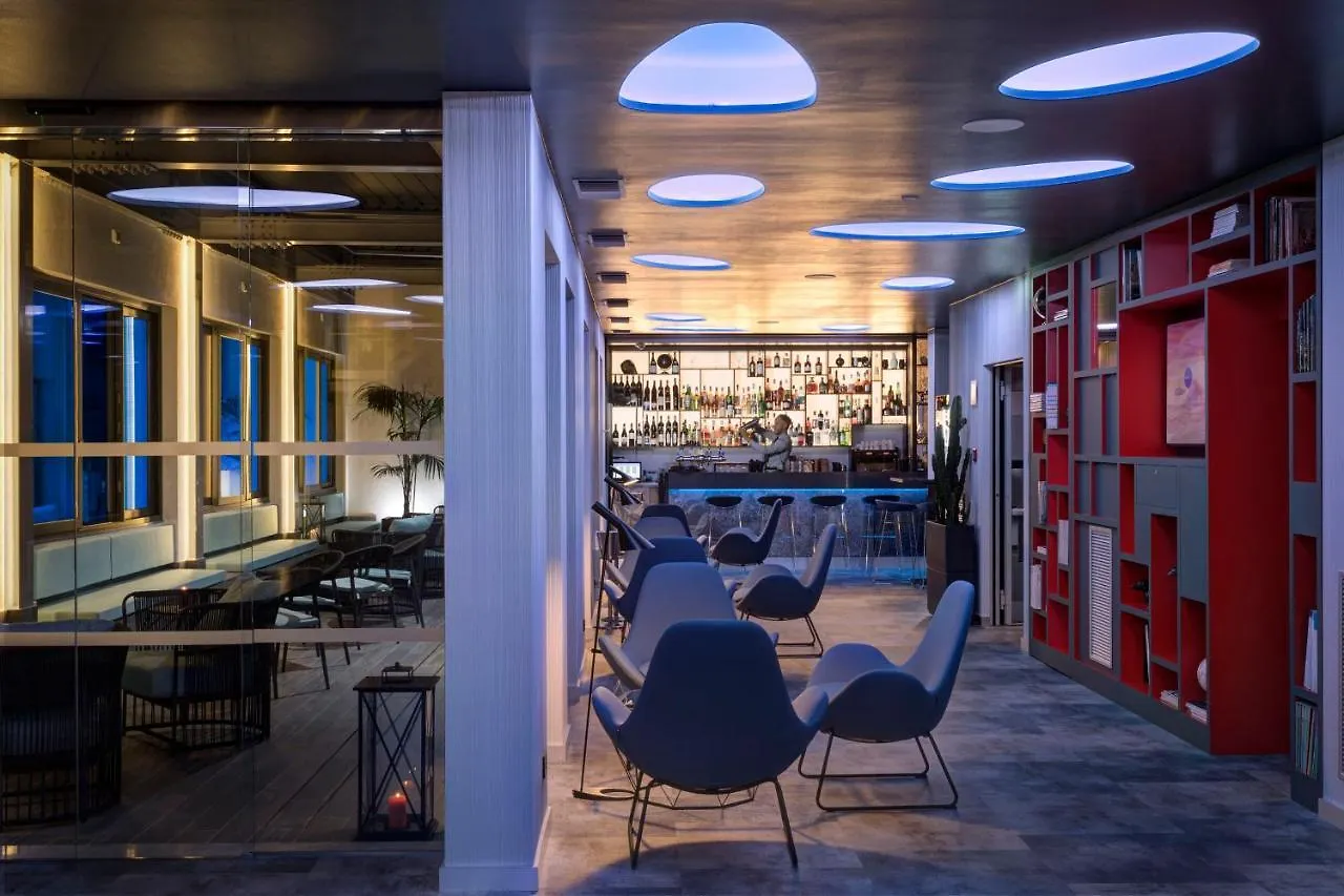iQ Hotel Milano 4*,